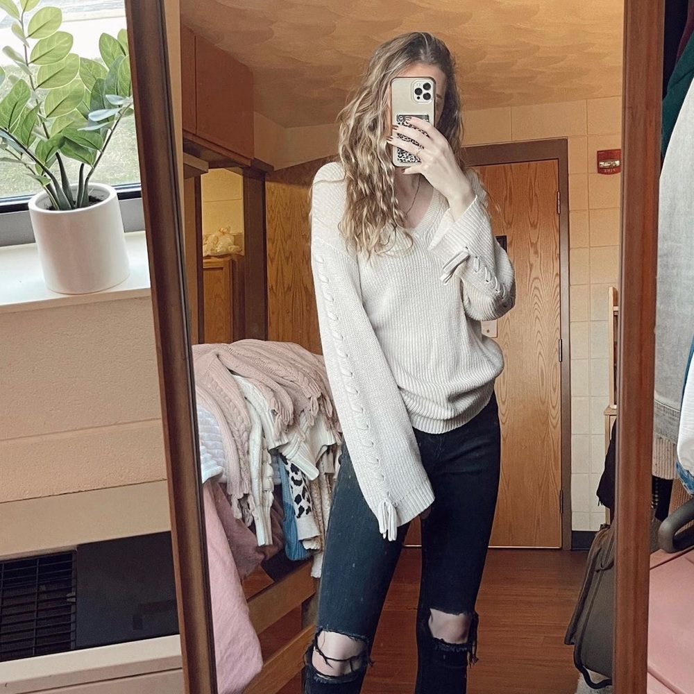 American Eagle Knit Sweater Size Small